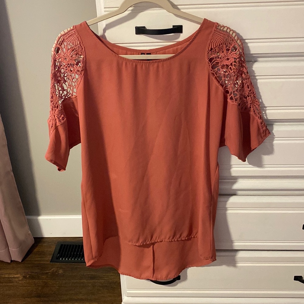 Cute fall blouse with Crochet Sleeves